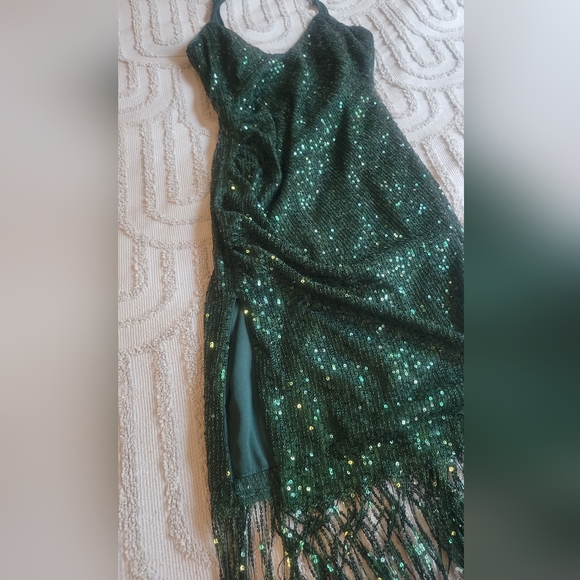 Sequined Bodycon Dress - Picture 5 of 8